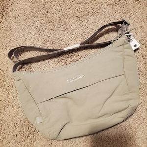 (SOLD)Lululemon sling crossbody